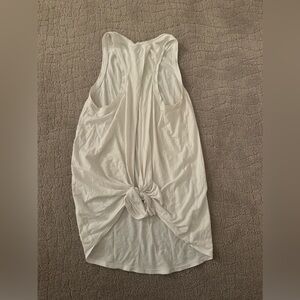 Women’s lululemon knotted back tank top